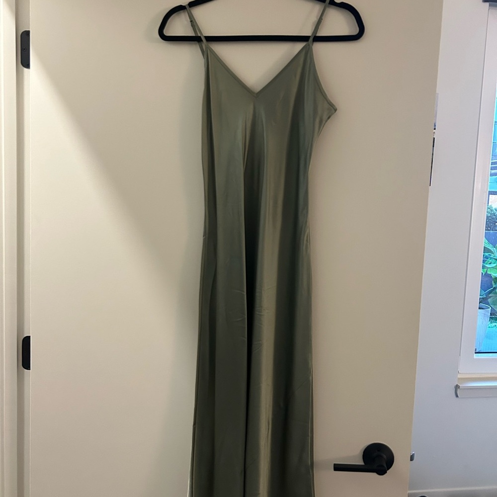 Quince 100% silk midi dress